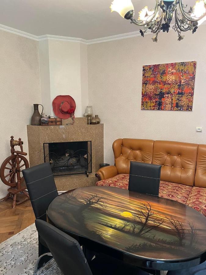 Story Guesthouse Степанцмінда Екстер'єр фото
